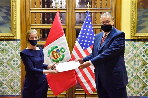 lisa e peru|Nueva Embajadora de los Estados Unidos Lisa Kenna inició。